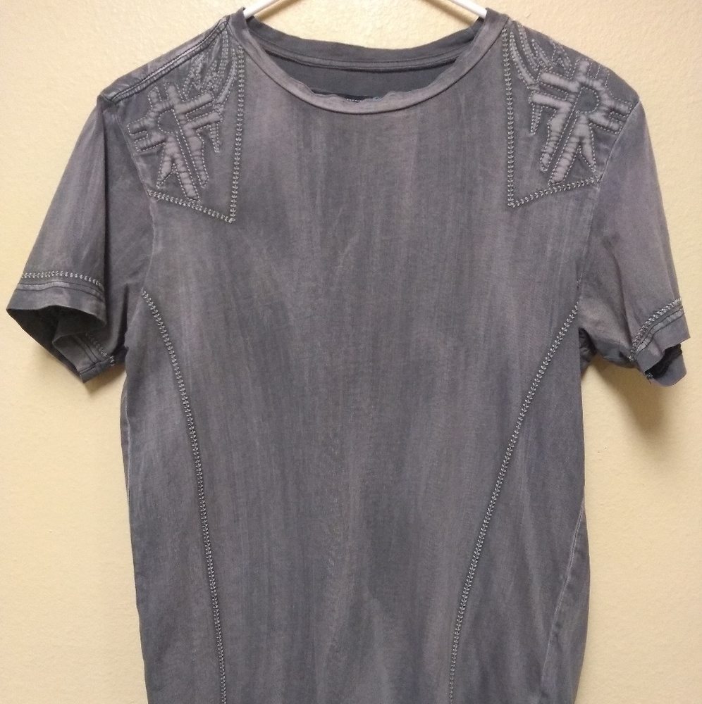 Roar Medium Short Sleeve Shirt